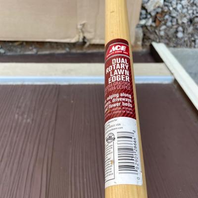 Lawn edger