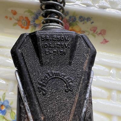 1937 Porcelier Basket Weave China Toaster