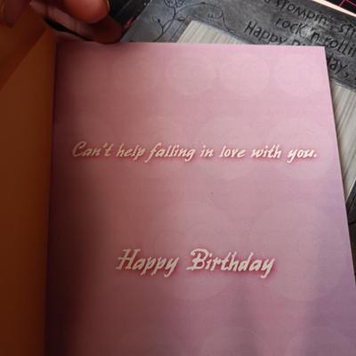 ELVIS GREETING CARDS AND GIFT WRAP