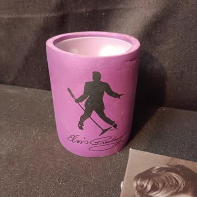 ELVIS NOTECARDS, MUSIC ON CD, KEYCHAIN, TIN AND MORE