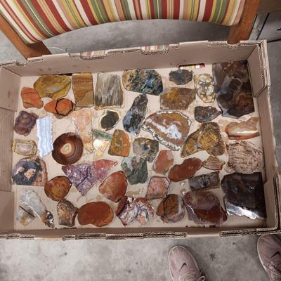 LAPIDARY SLABS (8)