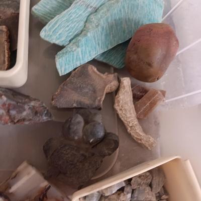 SMALLER PIECES OF ROCKS