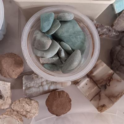 SMALLER PIECES OF ROCKS