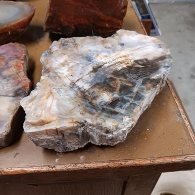 AGATE AND OTHER ROCK