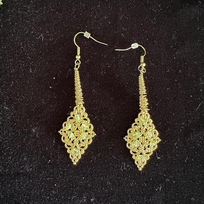 MULTI STRAND SEED BEAD NECKLACE AND EARRINGS