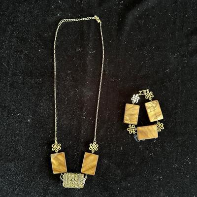 NECKLACE AND BRACELET