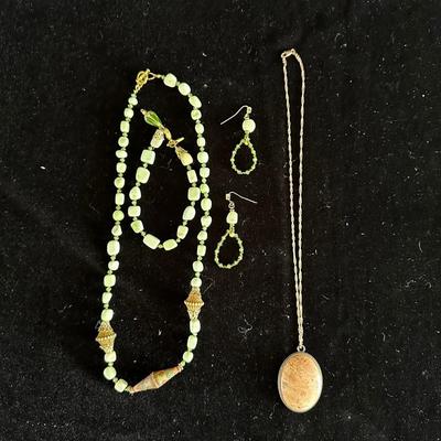 3 PC JEWELRY AND STONE MEDALLION NECKLACE