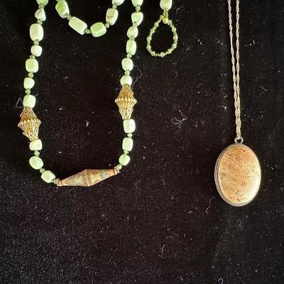 3 PC JEWELRY AND STONE MEDALLION NECKLACE