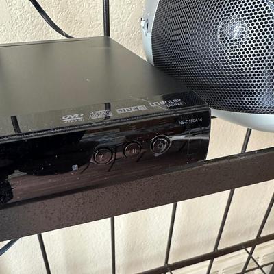 AUDIOVOX CD PLAYER, SAMSUNG 19" TV W/REMOTE AND INSIGNIA DVD PLAYER