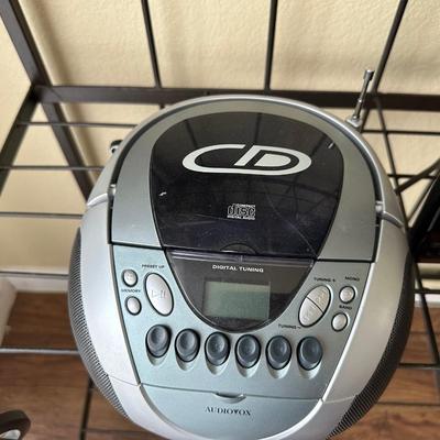 AUDIOVOX CD PLAYER, SAMSUNG 19" TV W/REMOTE AND INSIGNIA DVD PLAYER