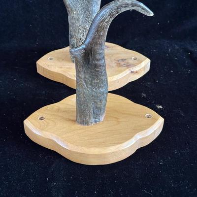 2 WALL MOUNTED HORN COAT HOOKS