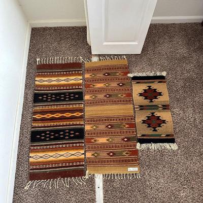SW WOVEN TABLE RUNNERS