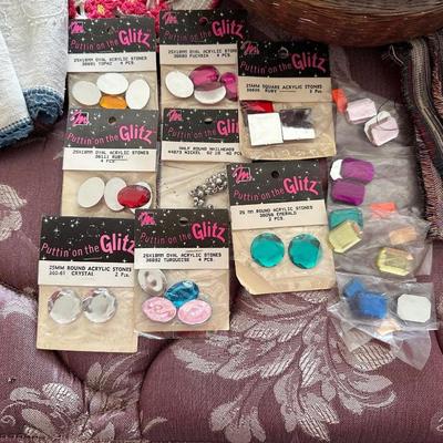 PACKAGES OF JEWELS, DOPLIES AND OTHER LINEN