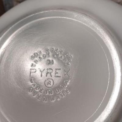 2 DWD Pyrex Bowls
