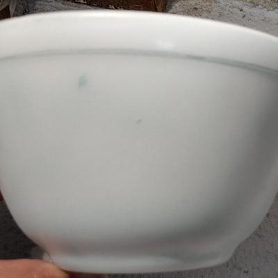 2 DWD Pyrex Bowls