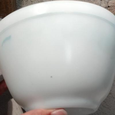2 DWD Pyrex Bowls