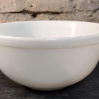 2 DWD Pyrex Bowls