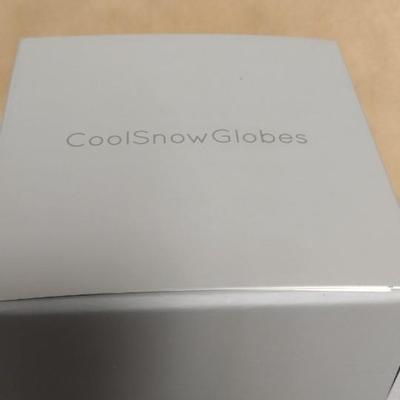 Smithsonian Quartz Snow Globe