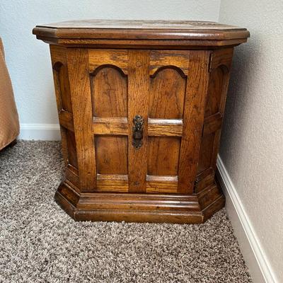 END TABLE AND TABLE LAMP