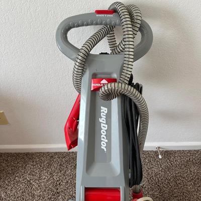 RUG DOCTOR CARPET CLEANER