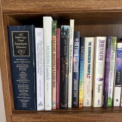 AN ASSORTMENT OF BOOKS (2)