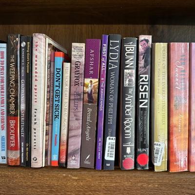 AN ASSORTMENT OF BOOKS (4)