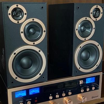 INNOVATIVE TECHNOLOGY ~ Bluetooth CD Stereo ~ Rose Gold