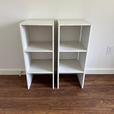 2 SMALL SHELVES
