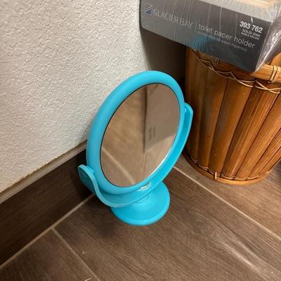 FREE STANDING TP HOLDER, SHOWER CURTAIN AND TOILETRIES