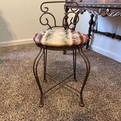 BEAUTIFUL ORNATE ANTIQUE VANITY WITH STOOL