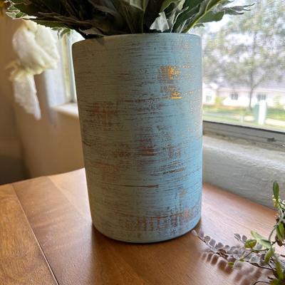 FAUX FLOWERS IN VASES