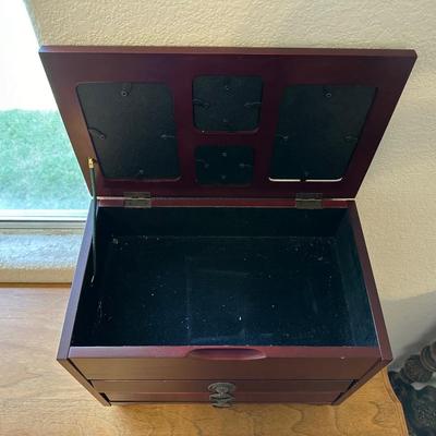 PHOTO CHEST AND DISPLAY PLUS PLATE HOLDERS