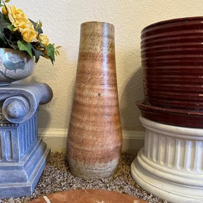 PLANT STANDS, FLOWER POTS & CLAY VASE