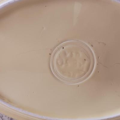 2 OVAL PLATTERS AND 3 LEAF SIDE PLATES