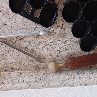 CAST IRON MOLDS AND GLASS CUTTING BOARD
