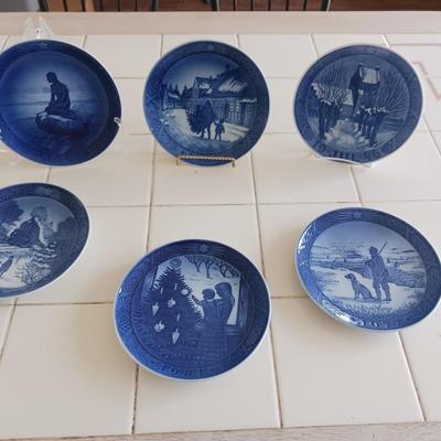 6 ROYAL COPENHAGEN CHRISTMAS PLATES