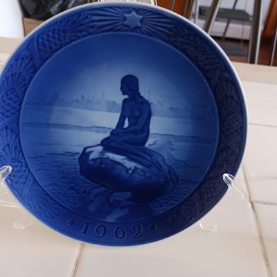6 ROYAL COPENHAGEN CHRISTMAS PLATES