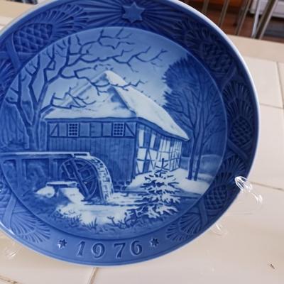 6 ROYAL COPENHAGEN CHRISTMAS PLATES