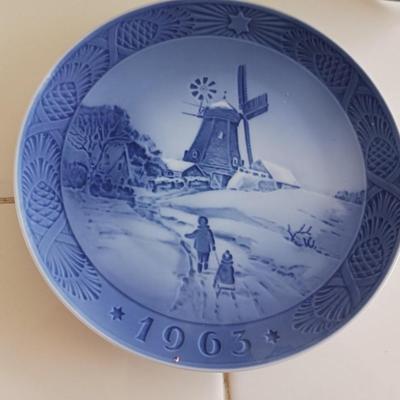 5 ROYAL COPENHAGEN CHRISTMAS PLATES