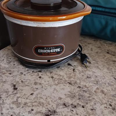 CROCK POT, VINTAGE CLAY BOWL AND TO GO CASSEROLE DISH