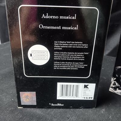 2 MUSICAL ORNAMENTS