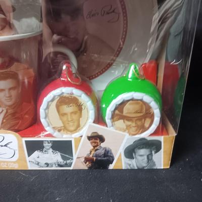 2 ELVIS PRESLEY GIFT SETS