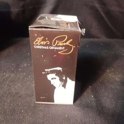 ELVIS ILLUMINATED AND MUSICAL ORNAMENT W/2ND ORNAMENT