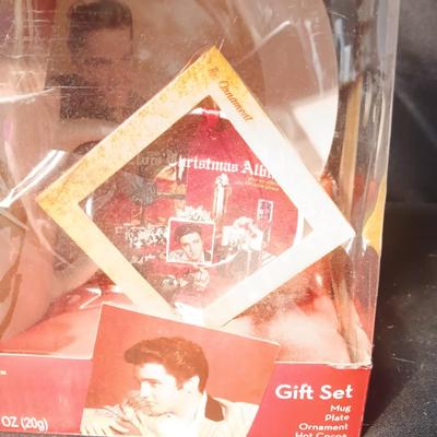 ELVIS WHITE CHRISTMAS GIFT SET