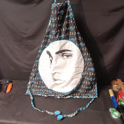 ELVIS APRON