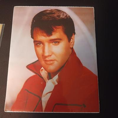 8 X 10 PICTURE OF ELVIS AND A VINTAGE NEWSPAPER
