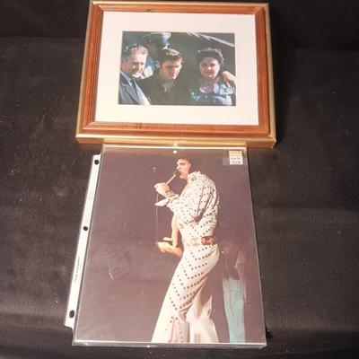 PHOTO OF ELVIS WITH HIS PARENTS AND A PICTURE OF ELVIS