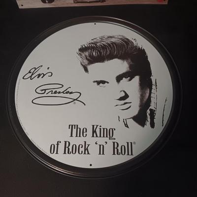 2 METAL ELVIS SIGNS
