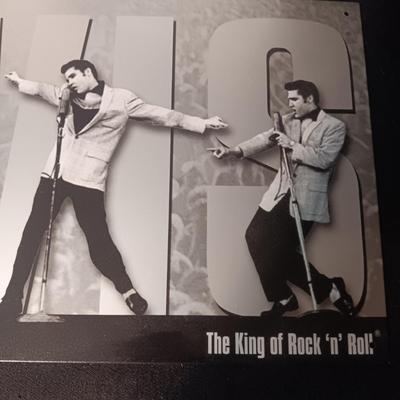 2 METAL ELVIS SIGNS