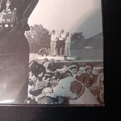 METAL ELVIS SIGN AND A 8 X 10 PHOTO